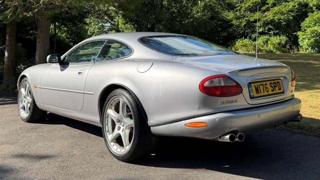 2000 Jaguar XKR Silverstone (3)