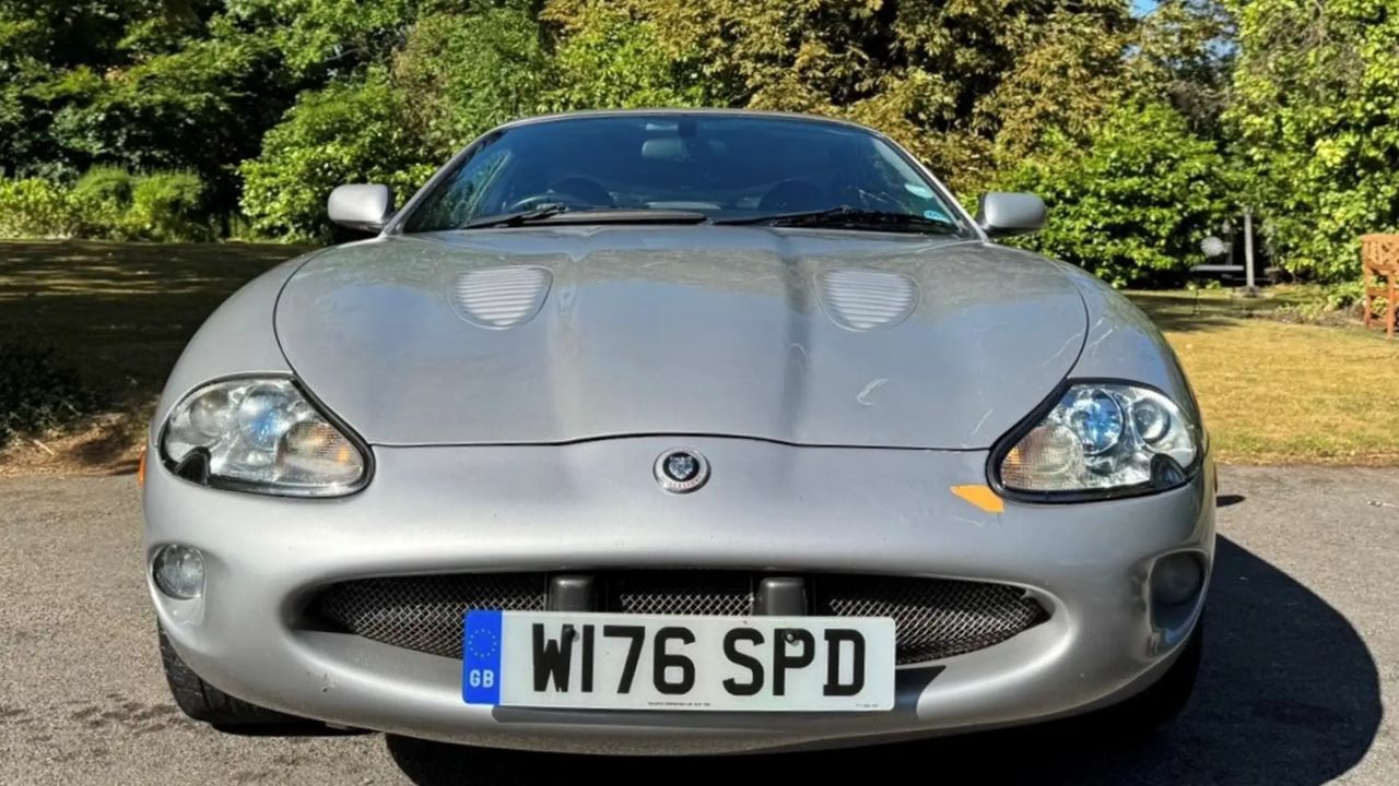 Limited-edition Jaguar XKR Silverstone in Photos