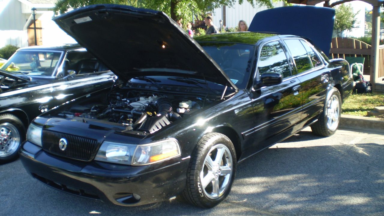 2003 mercury marauder (observe)