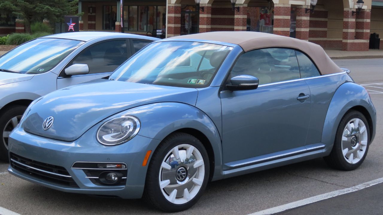 2019 Volkswagen Beetle Convertible 2.0T Final Edition SEL, front left, 06-13-2023