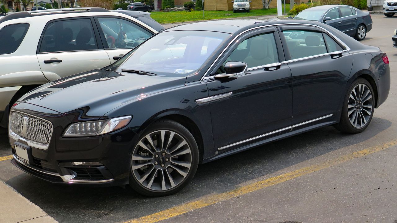 2020 Lincoln Continental Reserve Luxury Package in Infinite Black, Front Left, 05-18-2023