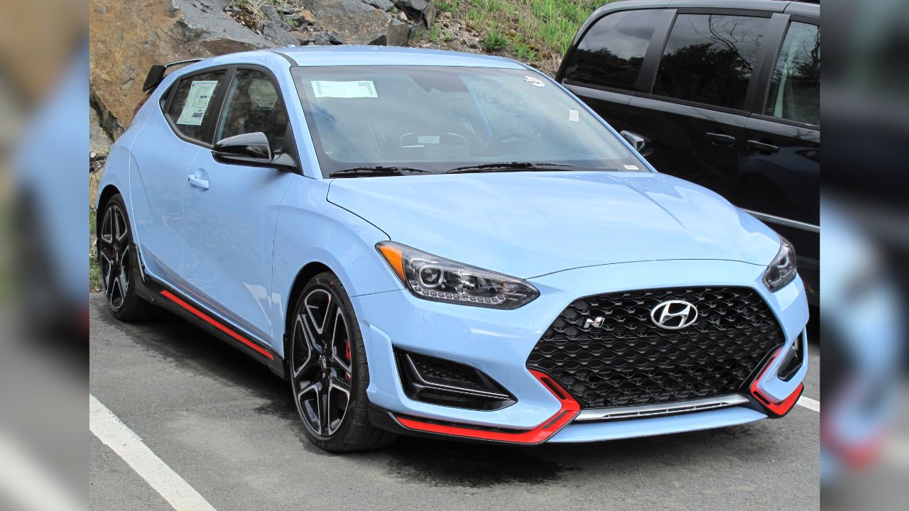 2022 Hyundai Veloster N in Performance Blue, Front Right, 05-22-2022