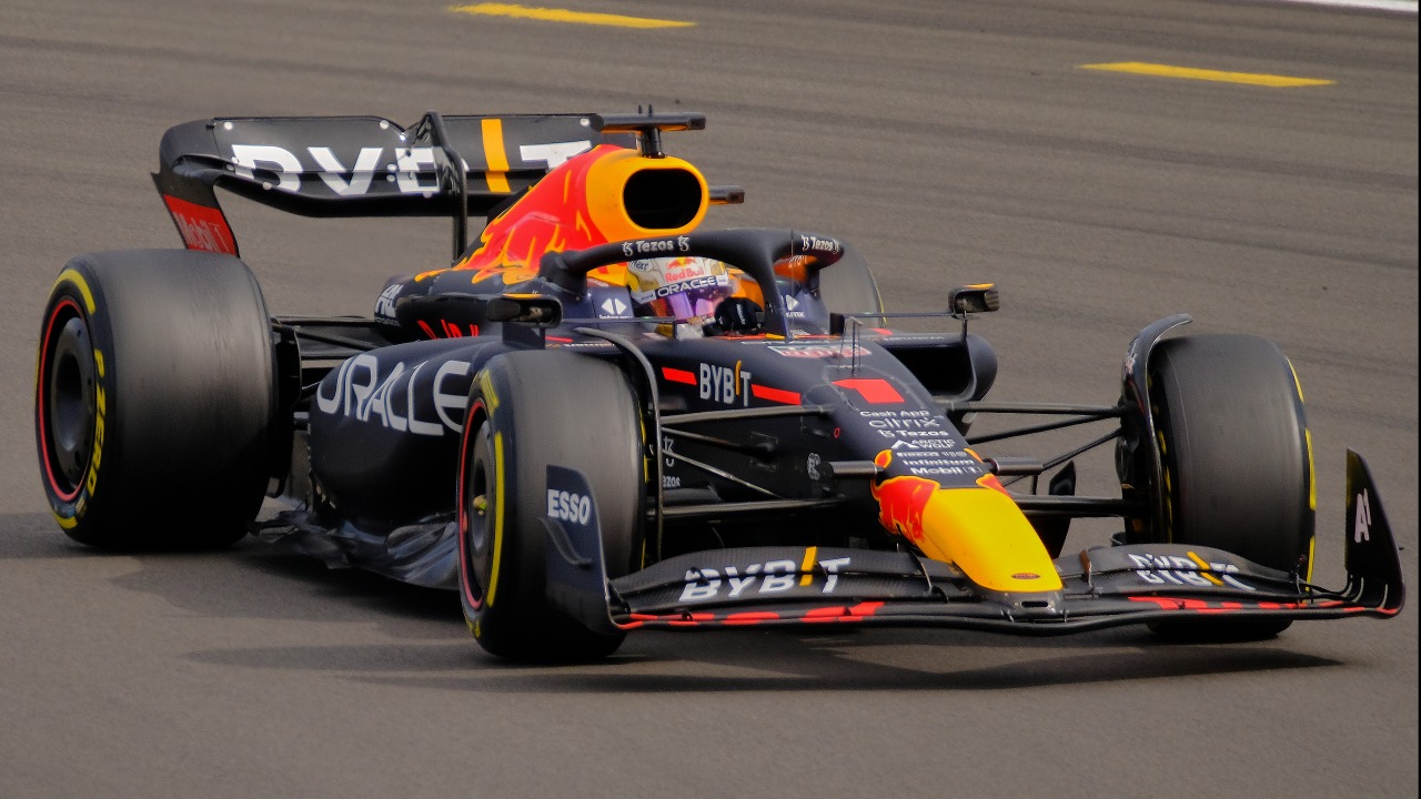 2022 Red Bull RB18