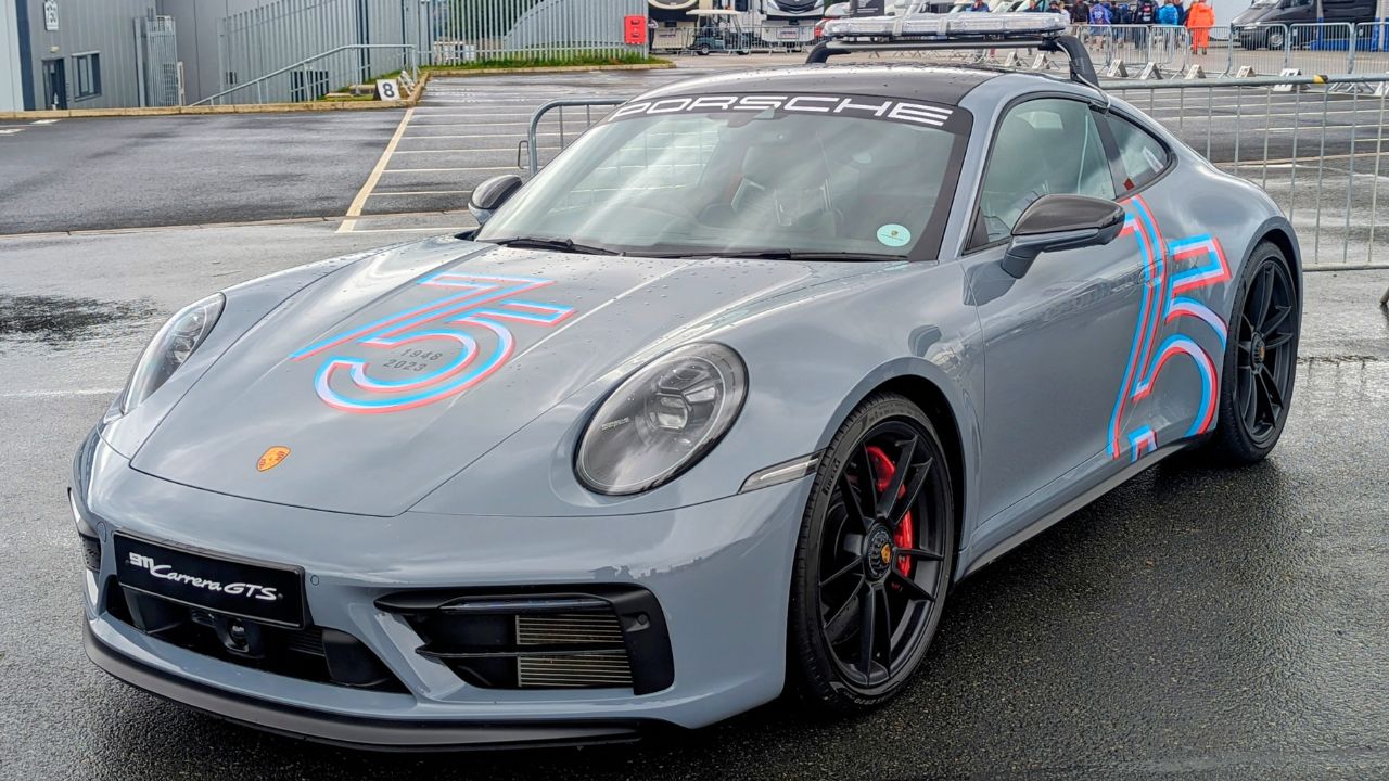 2023 Porsche 911 Carrera GTS 1
