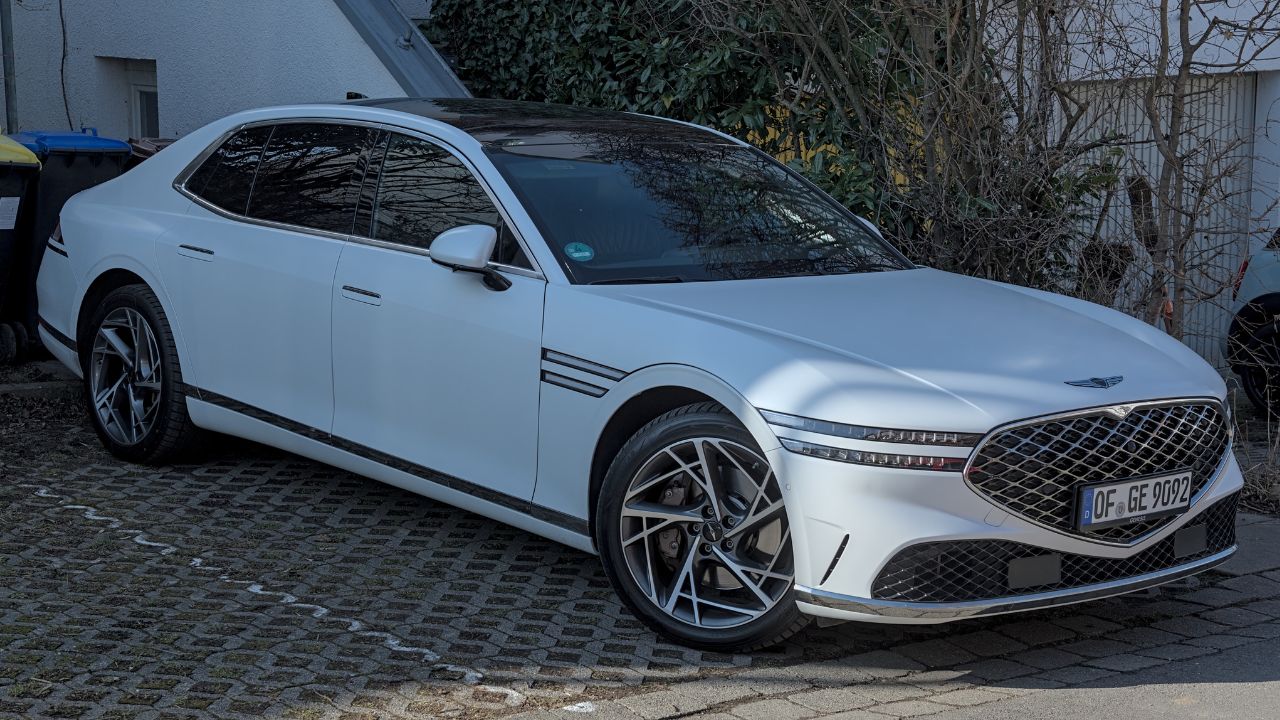 2024 Genesis G90 (RS4) DSC 7461
