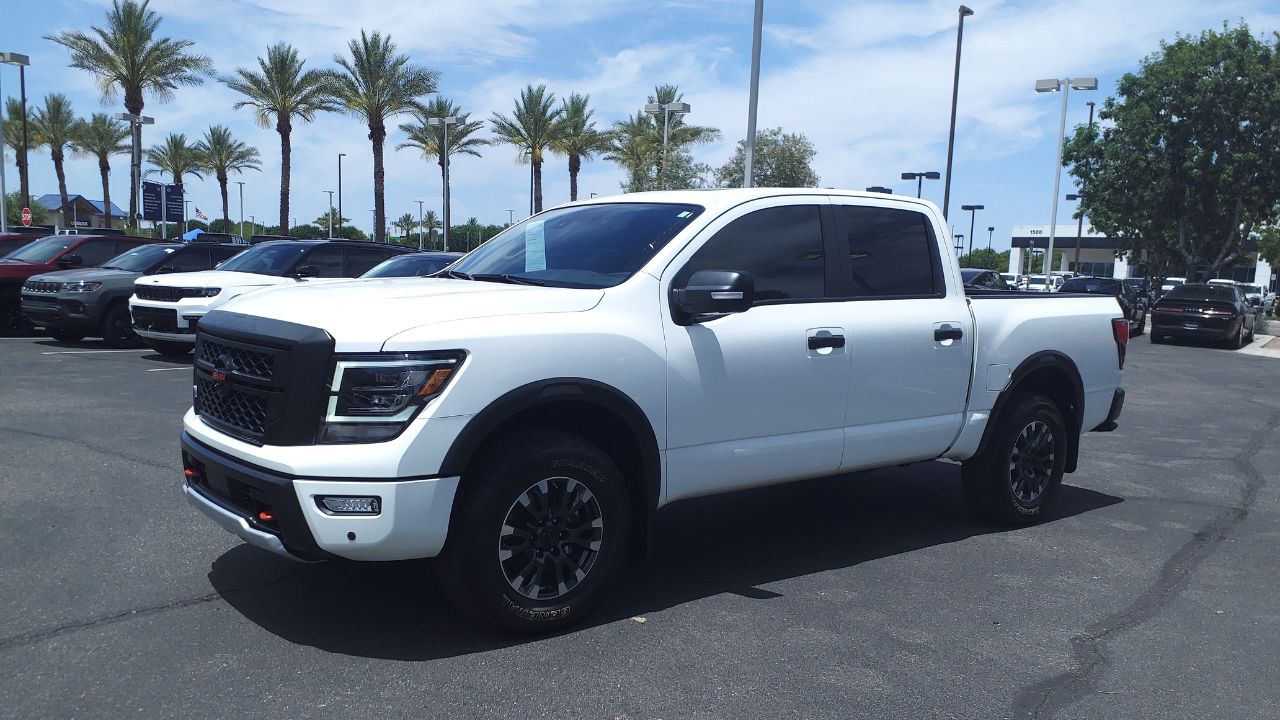 22 Nissan Titan PRO-4X
