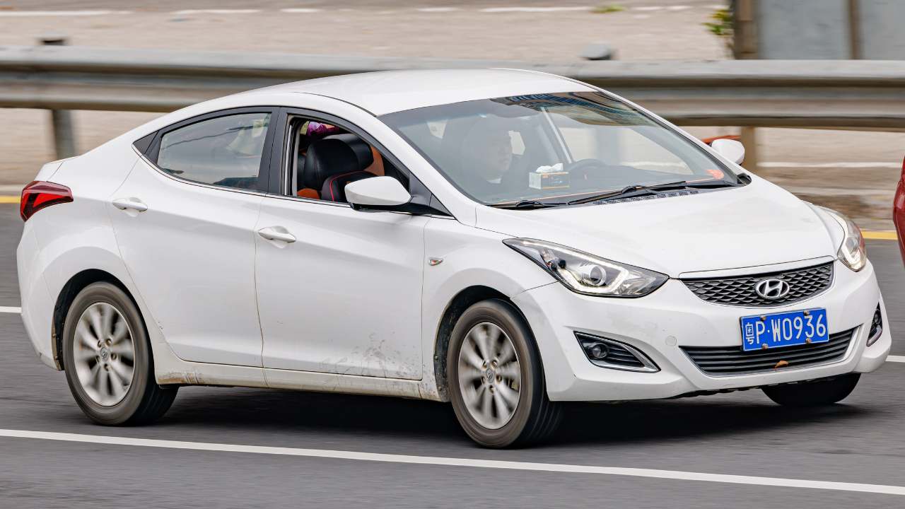 Hyundai Elantra 2023