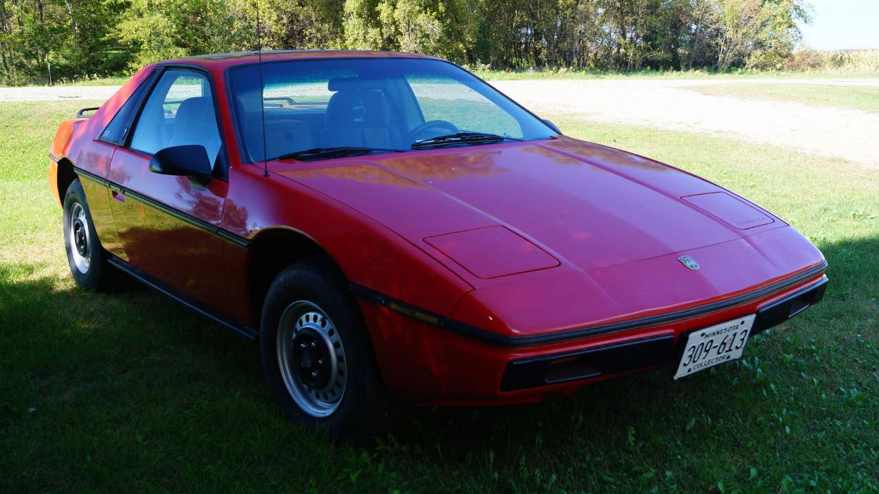 Pontiac Fiero 1984