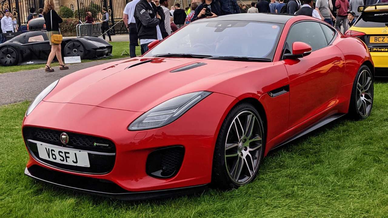 Jaguar F Type R 2017