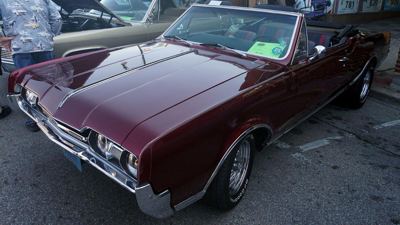 1967 Oldsmobile Cutlass 4-4-2