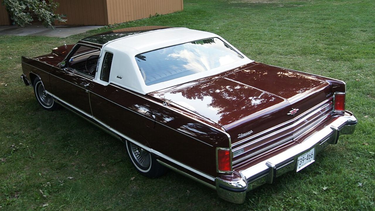 77 Lincoln Continental Town Coupe with vinyl landau tops