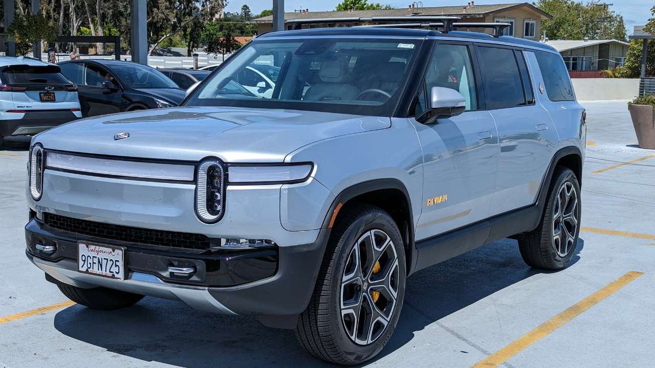 Rivian R1S
