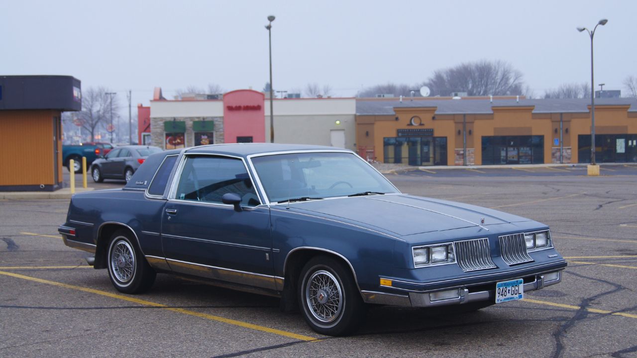 84 Oldsmobile Cutlass Supreme Brougham (8235637800)