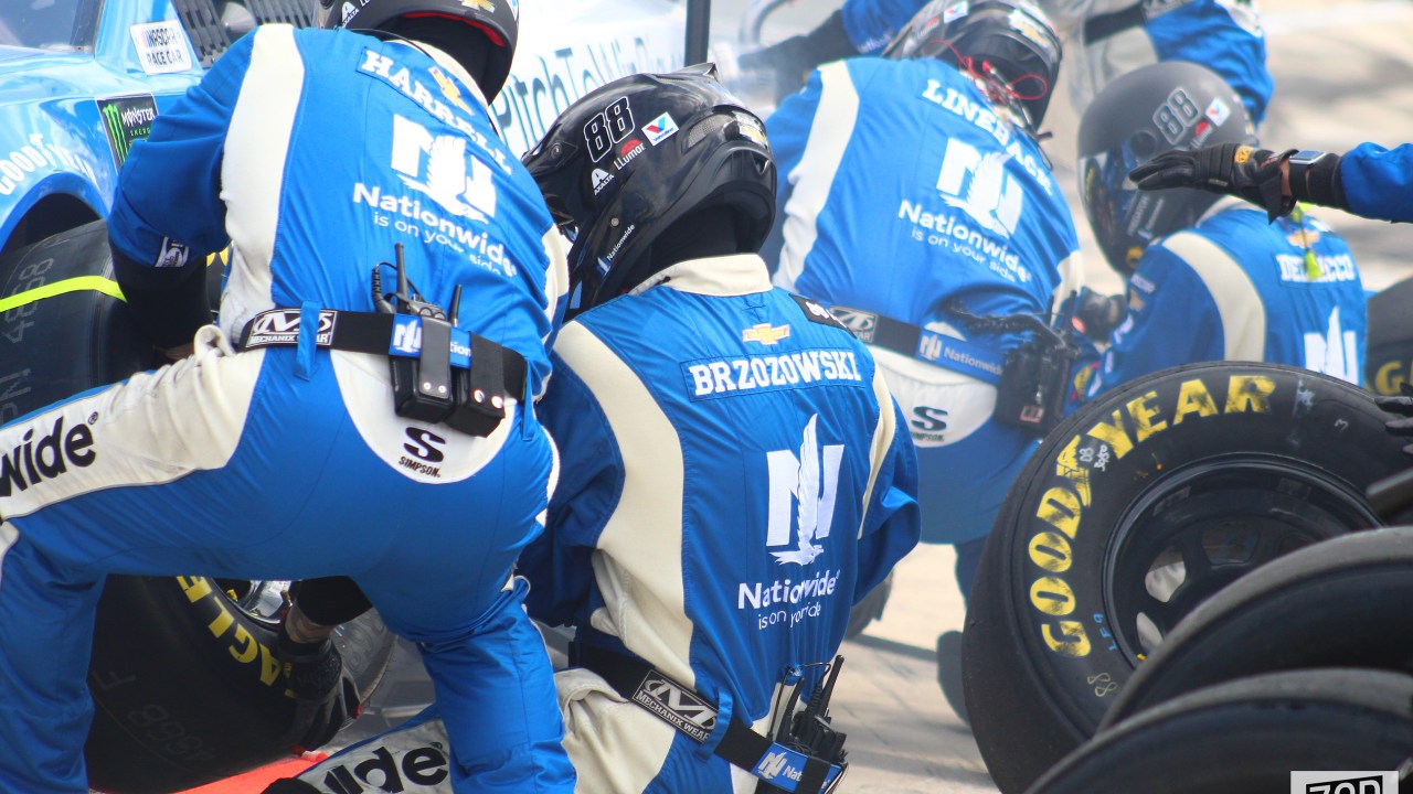 Alex bowman pit stop