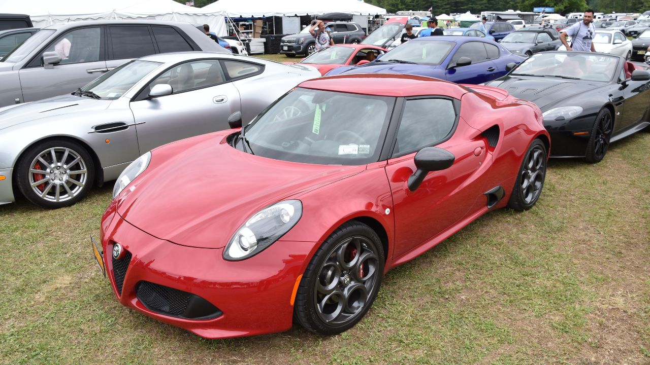 Alfa Romeo 4C (2015) (52227514348)