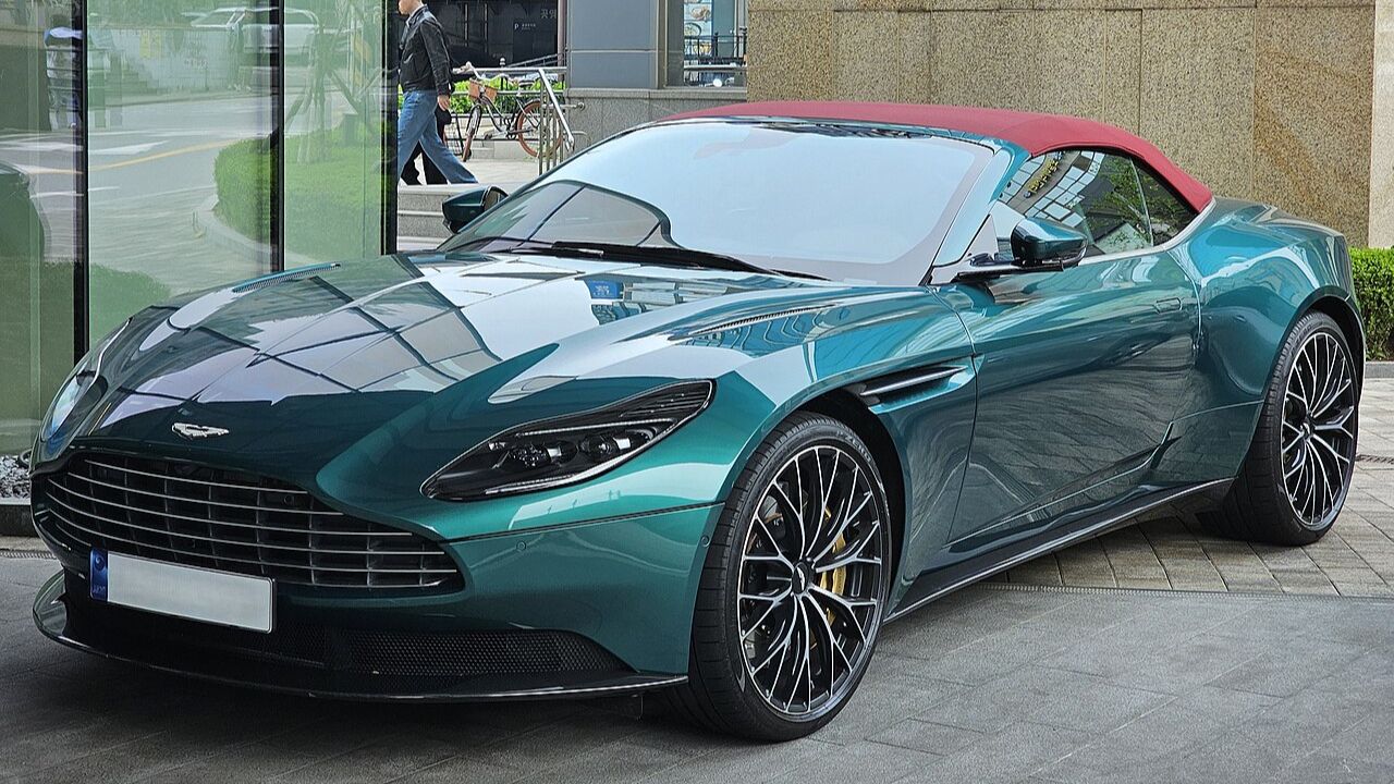 aston martin db11 volante