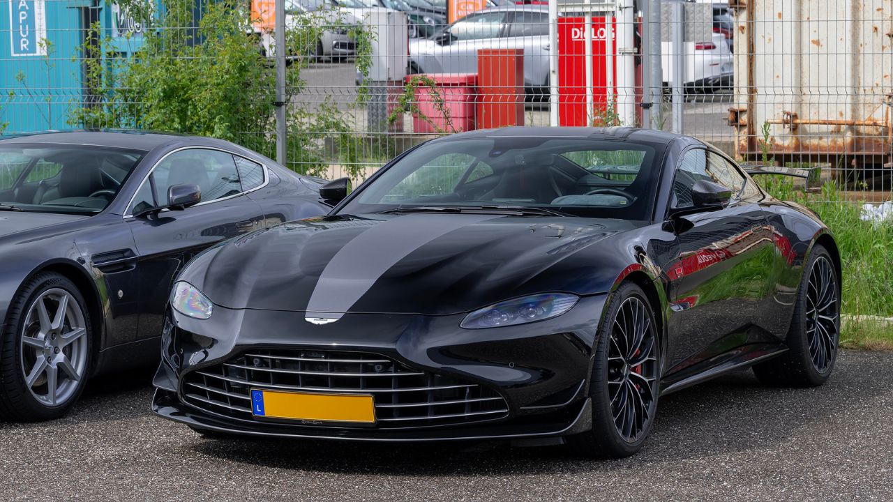 Aston Martin Vantage V8