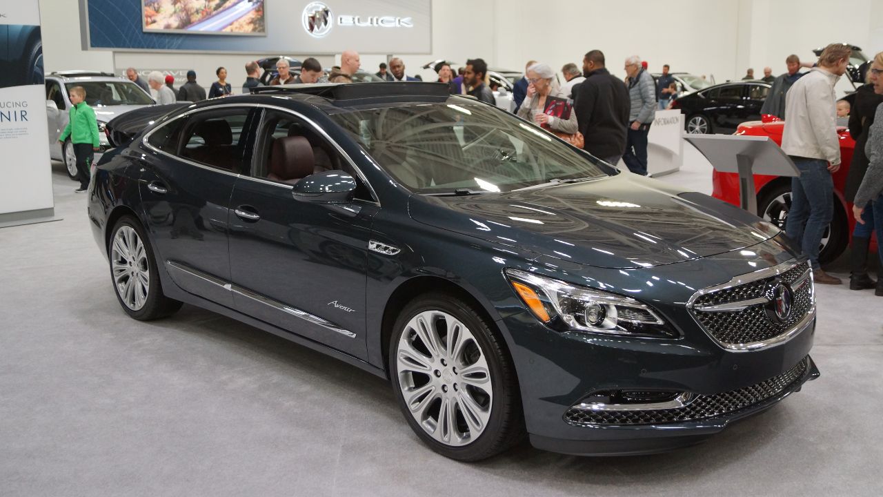 Buick LaCrosse Avenir
