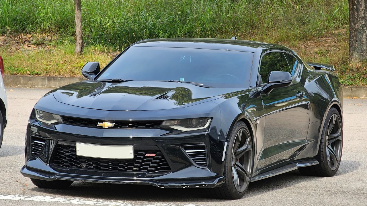 Chevrolet Camaro SS Alpha Tuxedo Black