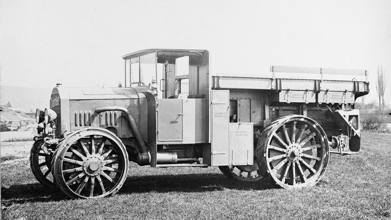 The fascinating story behind the first diesel truck