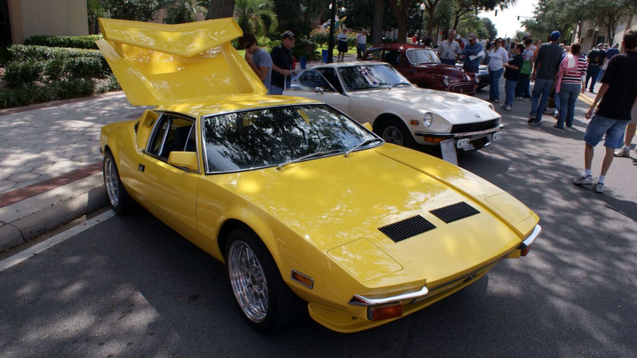 De Tomaso Pantera 1972 yellow
