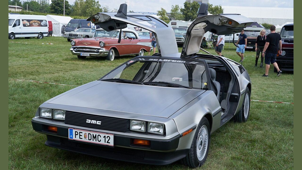 DeLorean DMC-12