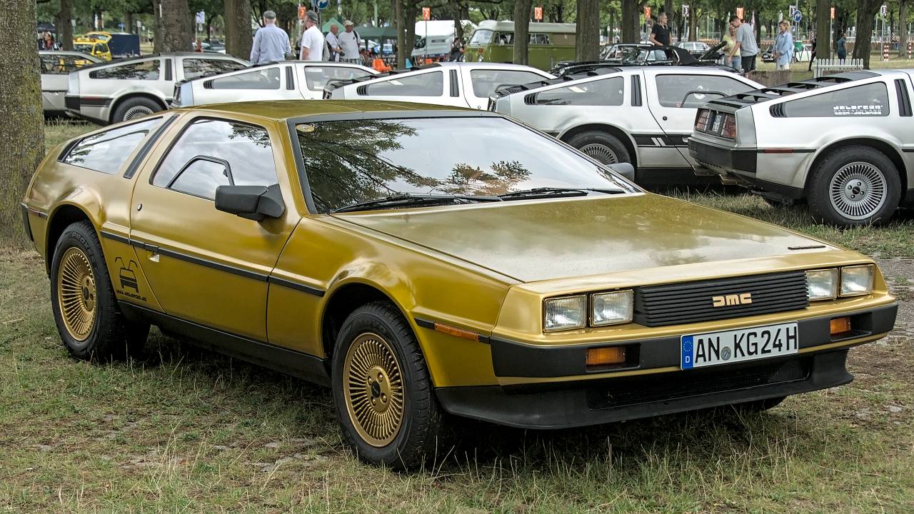 DeLorean DMC-12