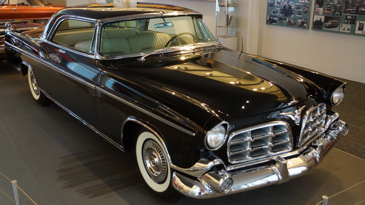 Why did cars once offer curbside record players?