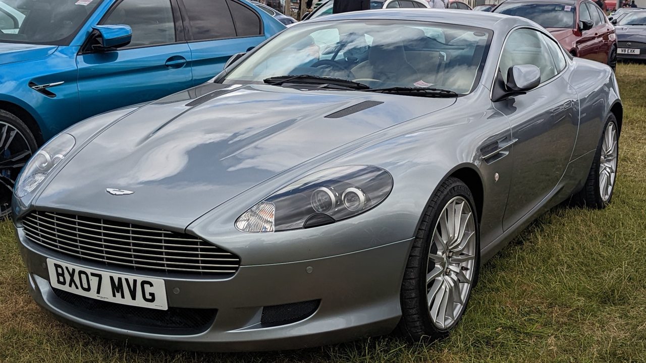 Aston Martin DB9