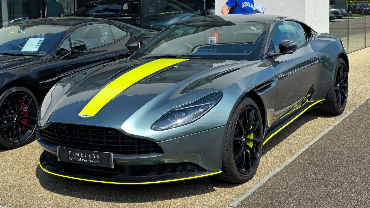 Aston Martin DB11