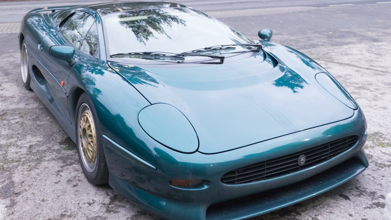 Jaguar XJ220
