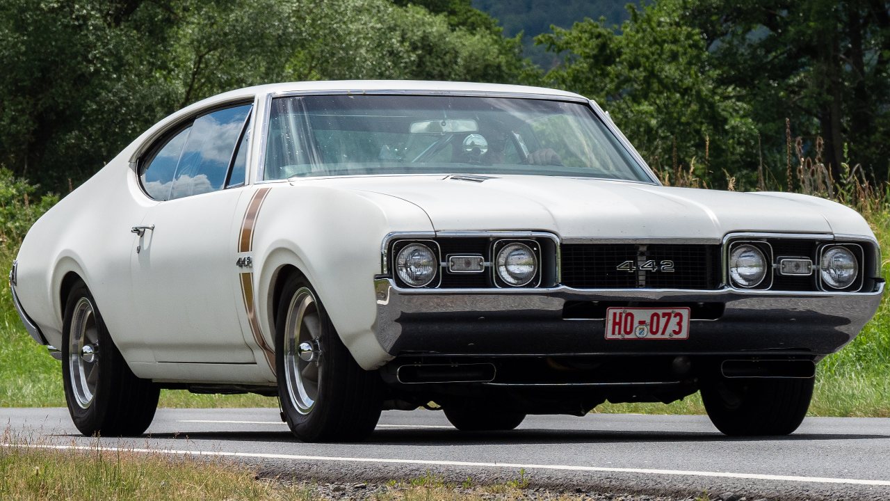 10 Muscle cars that aged into performance legends