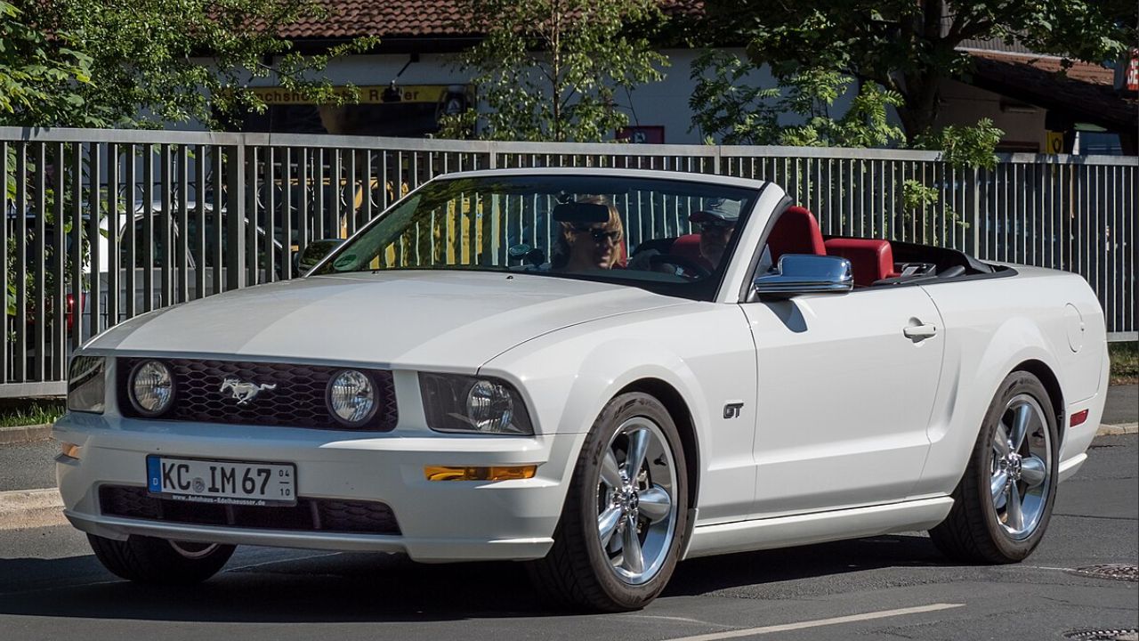 Ford Mustang (2005-2009)
