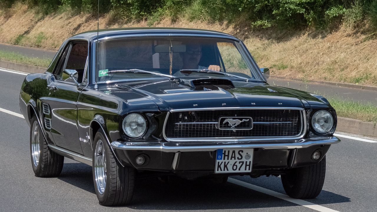 Retro features car collectors can’t get enough of