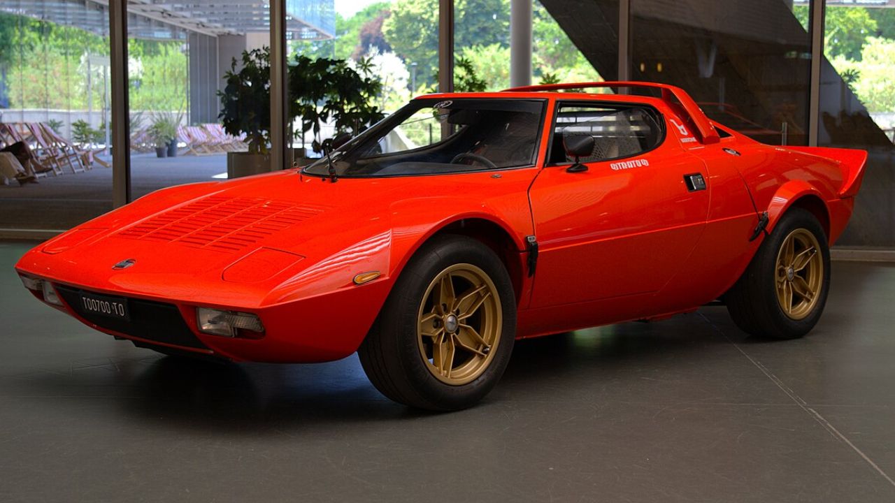 Red Lancia Stratos NAMI Low