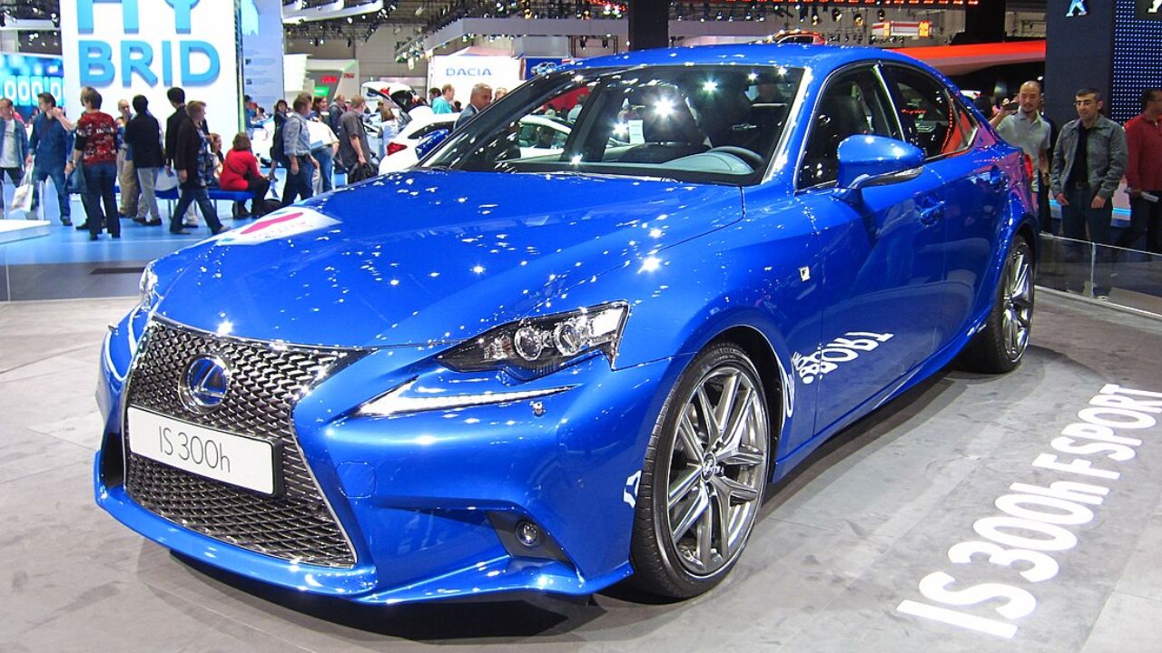 Lexus IS