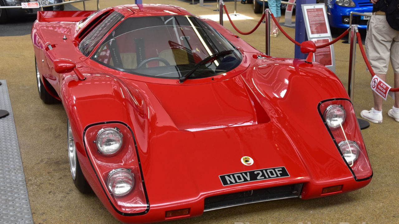 McLaren M6GT