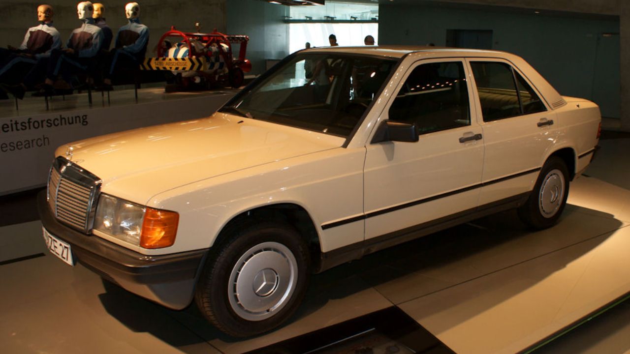Mercedes-Benz W201 190E 2.3-16 – 1984