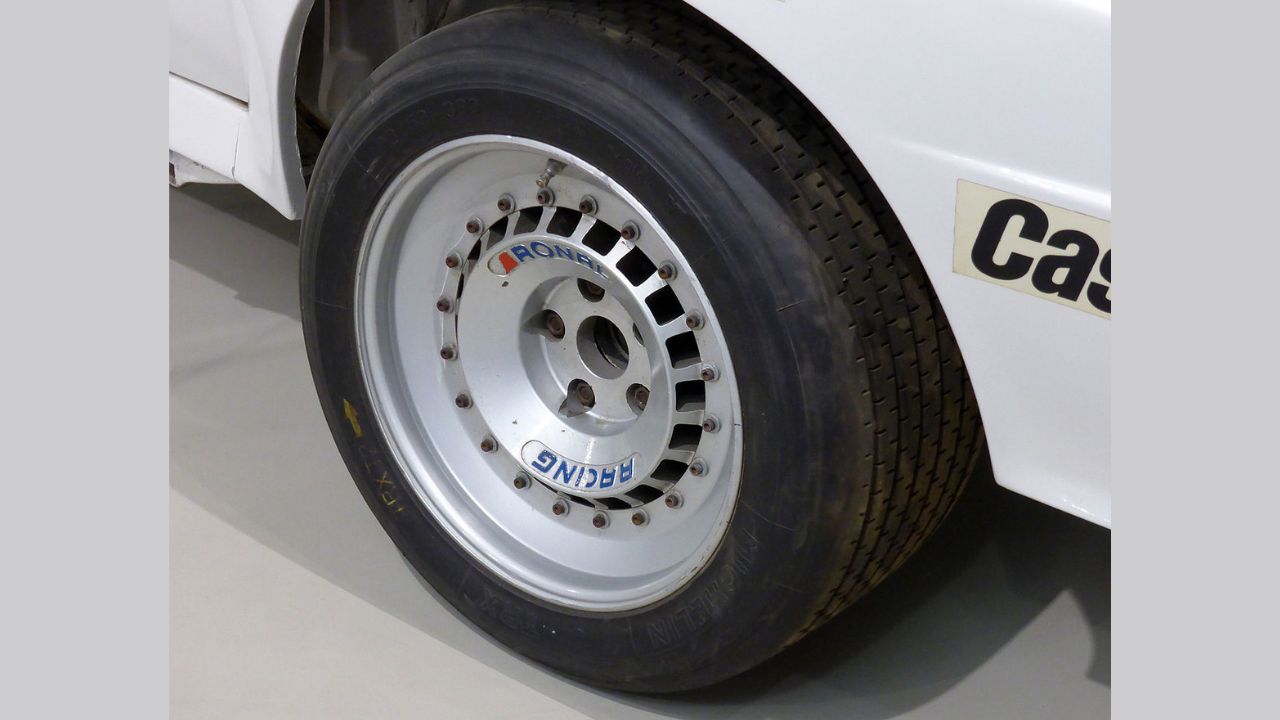 Why did classic cars have rallye wheels? The backstory