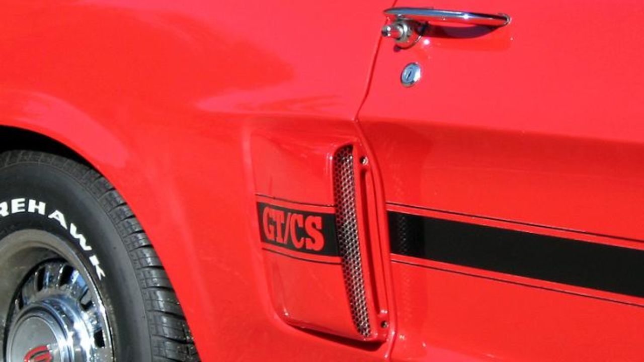 Why did old Mustangs have side scoops? The real function