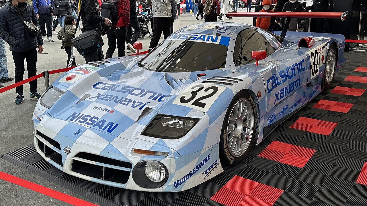 Nissan R390 GT1 No.32 in 1998 24 Hours of Le Mans