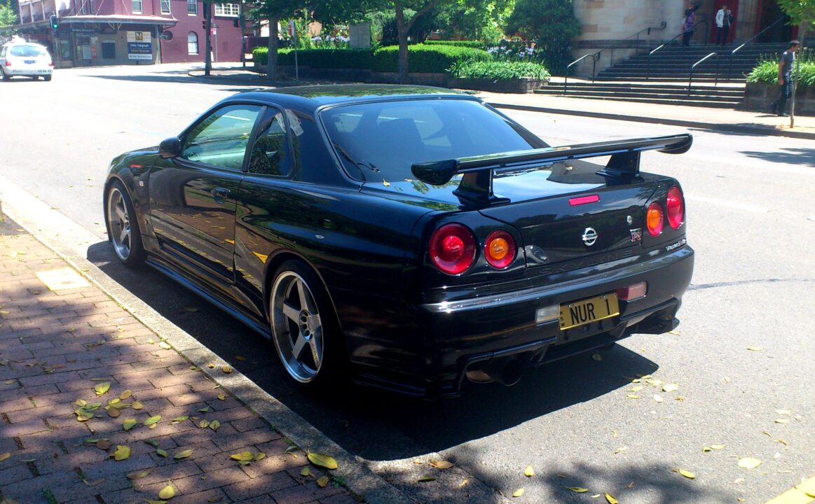 Nissan_Skyline_GT-R_(6)
