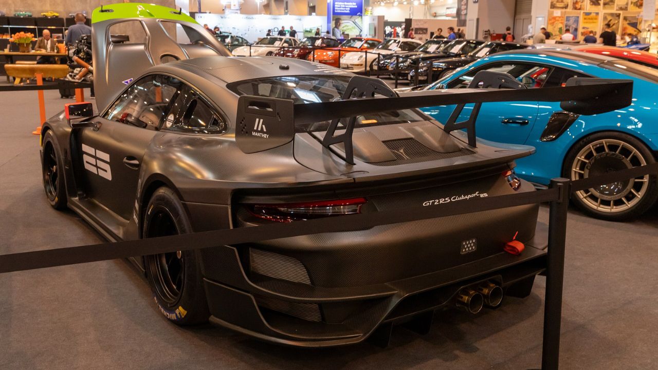 Porsche 911 GT2 RS Clubsport 25