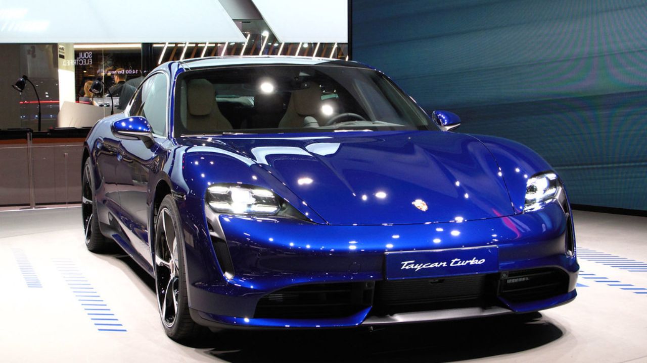 Porsche Taycan Turbo
