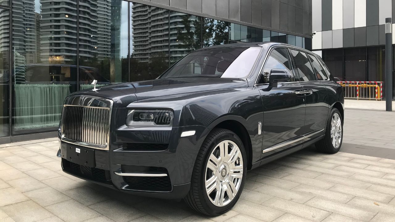 Rolls-Royce Cullinan 001.