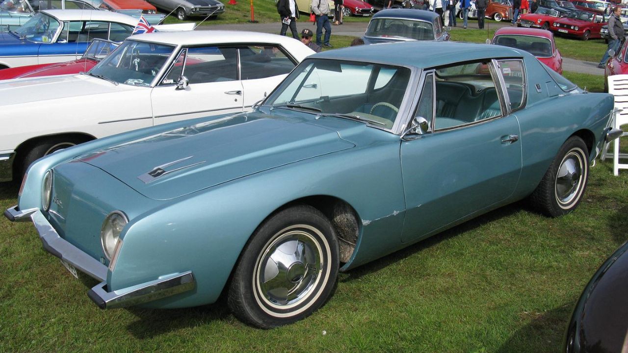 Studebaker Avanti
