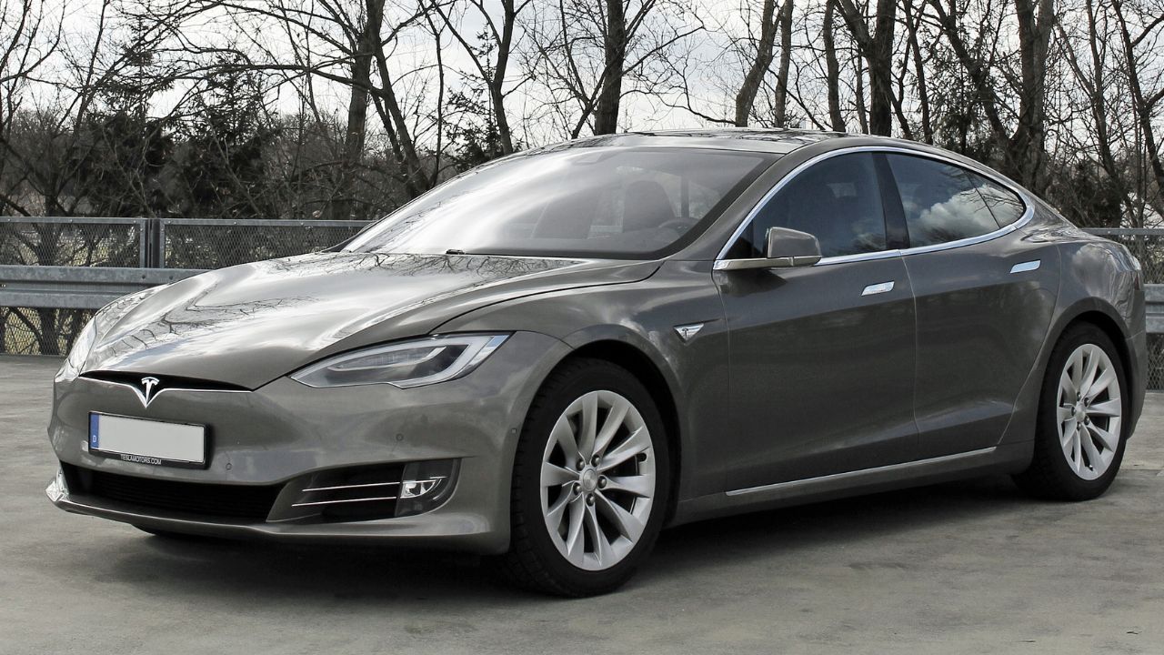 Tesla Model S 2016