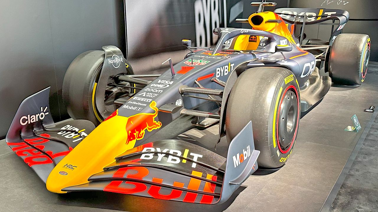 Why refueling is banned in Formula 1 but not in endurance racing