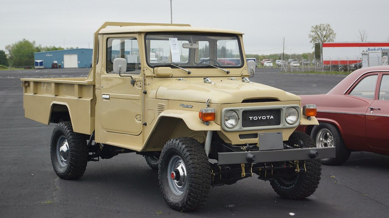1985 Toyota FJ45 Land Cruiser Pick-Up