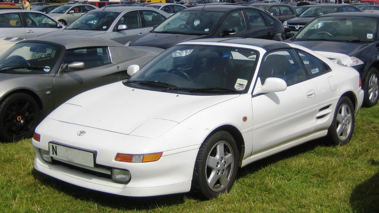 Toyota MR2 (SW20) ca 1995 at Snetterton 2008